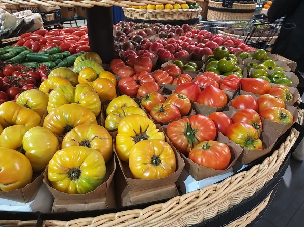 Paris - la fayette tomatoes